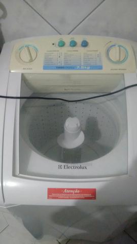 Máquina de lavar Eletrolux 7,5kg com defeito, dou ela de