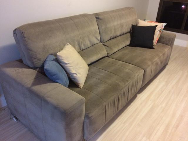 Sofá com Chaise Herval, 2,70 metros.