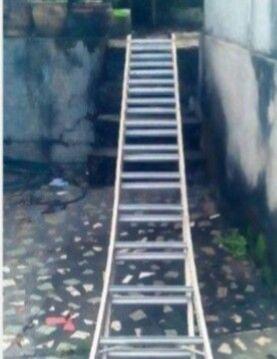 Escada de alumínio usada mais bastante conservada