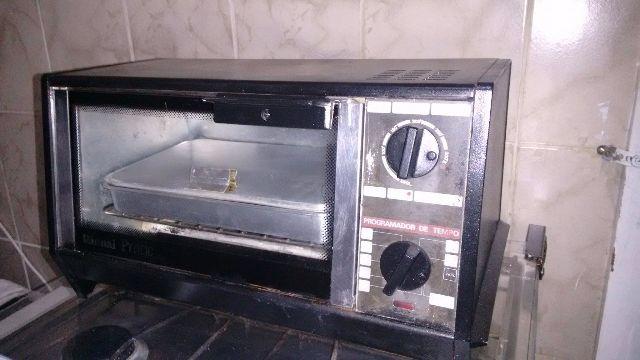 Forno Elétrico 800W de Potência, Temperatura Ajustável de