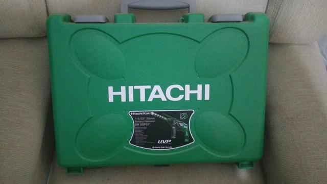 Furadeira Hitachi profissional