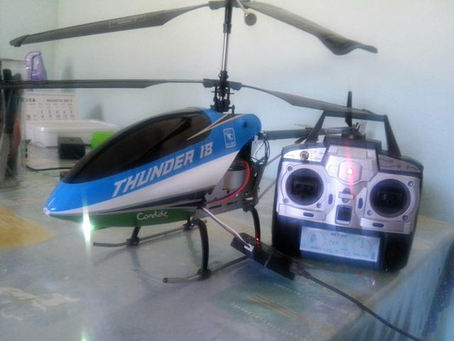 Helicóptero thunder 18