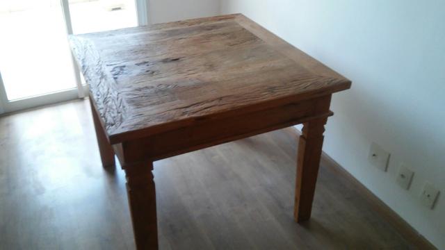 Mesa com gaveta 1m x 1m em madeira rústica