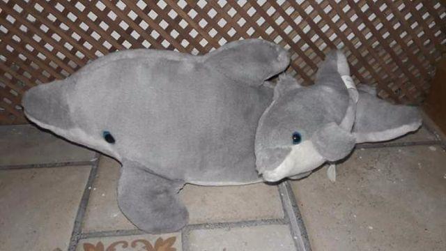 Golfinho de pelúcia