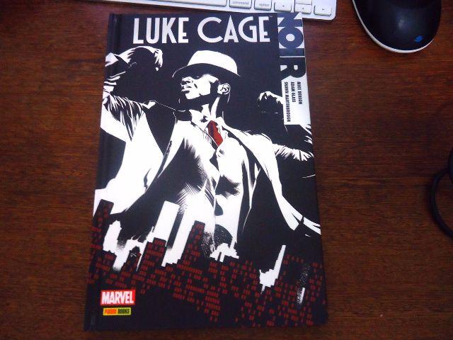 HQ Luke Cage Noir semi nova em perfeito estado
