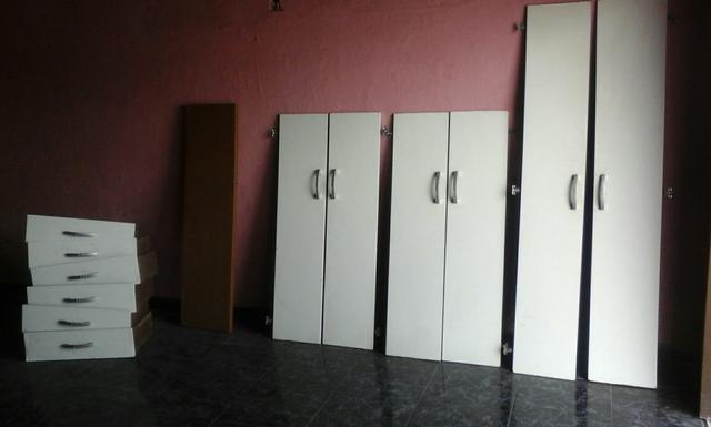 Puxadores e dobradiças