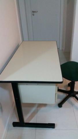 Escrivaninha 120x60 cm com cadeira