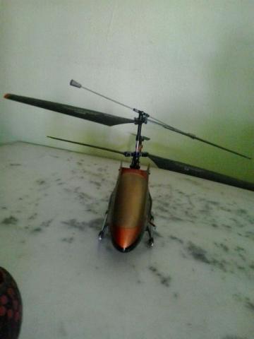Helicóptero radio controle