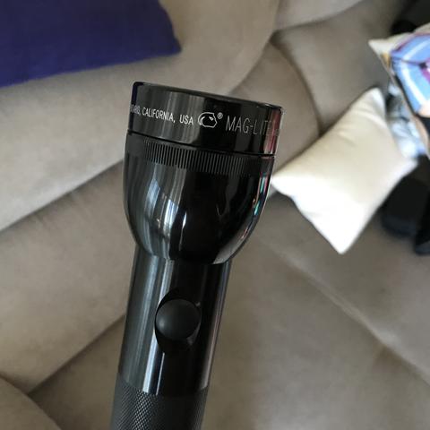 Lanterna MagLite Vitorinox 6D made in USA