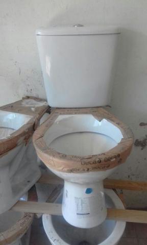 Vasos sanitários deca novos com caixa acoplada