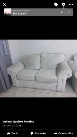 Vendo sofás dois e três lugares.