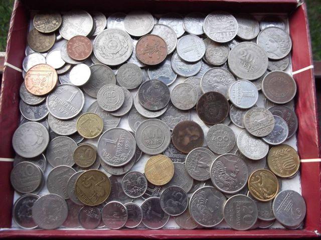 (d) lote de moedas variadas