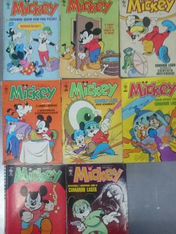 Coleção de gibis Mickey do ano de 