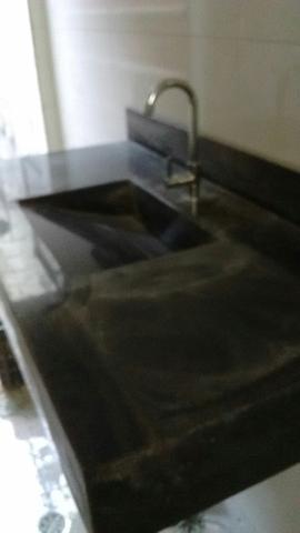 Cuba esculpida em Pedra - Granito