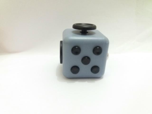 Cubo antiestresse, fidget Cube.