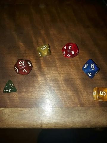 Dungeons and dragons complete dice set