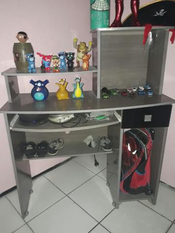 Mesa de computador semi nova