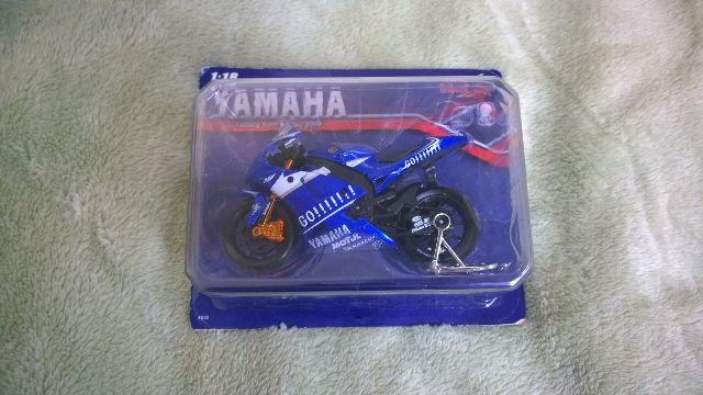 Miniatura Moto Yamaha Factory Racing