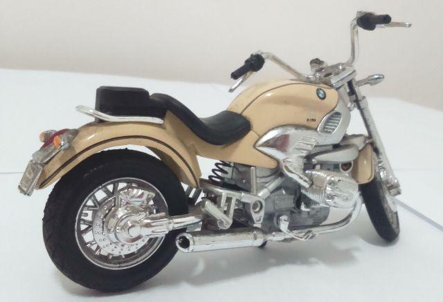 Moto Miniatura BMW R  Cilindradas- modelo Custom -12cm