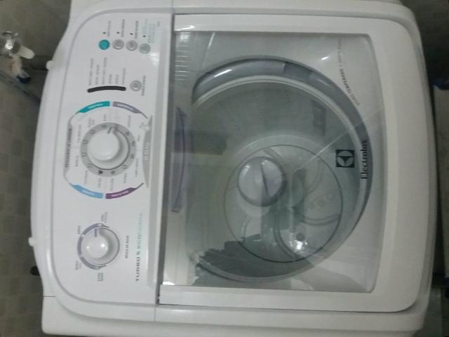 Máquina de lavar roupa 8kg Electrolux R $ 