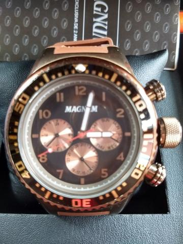 Relógio Magnum