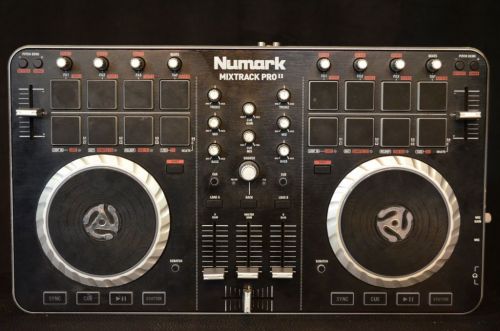 Vendo 2 Controladoras da Numark Pro Ii Preta e Branca