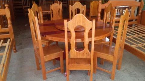 Mesa Giratória com 6 Cadeiras