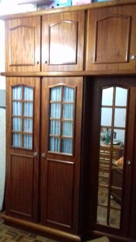 Roupeiro de madeira 6 portas
