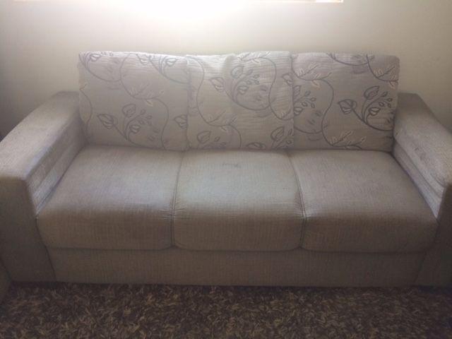 Sofá 2 e 3 lugares com almofadas removíveis