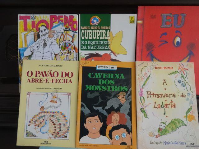 Vários livros de hitórias infanto-juvenis