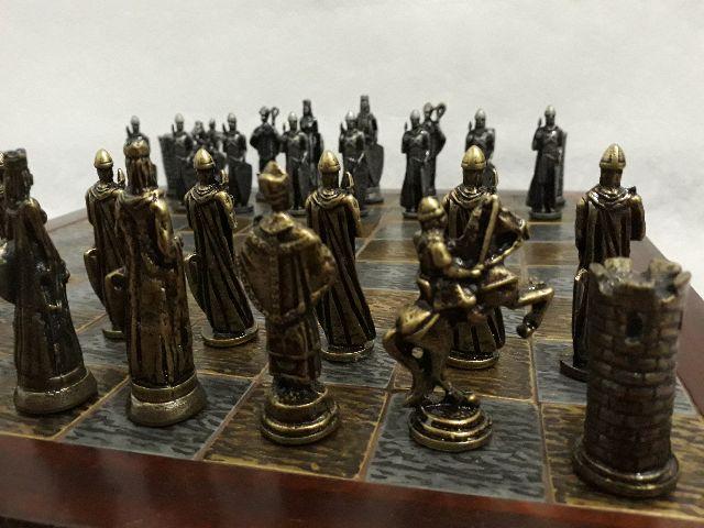 Jogo Xadrez De Luxo Em Madeira Com Peças Metal - Medieval