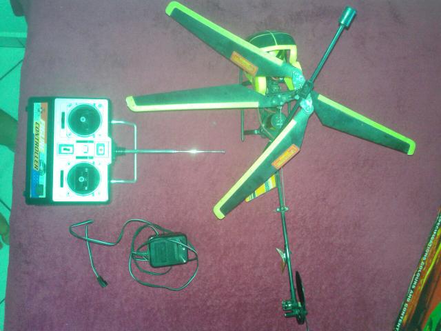 Vendo helicóptero com radio controle