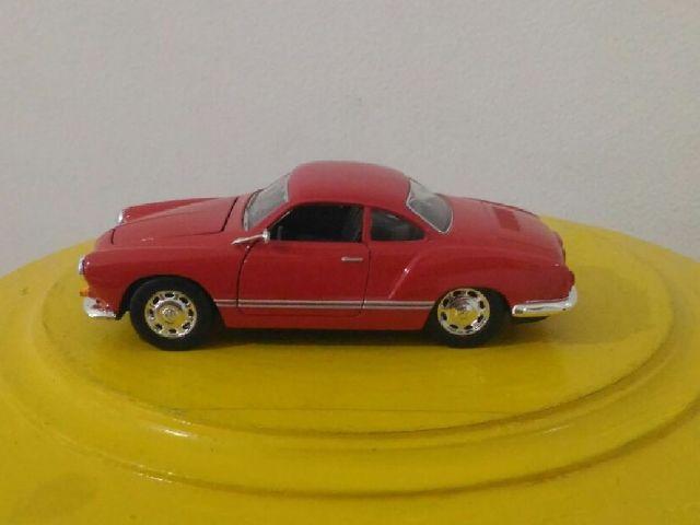 Miniatura do Volkswagen Karmann-Ghia 1/28