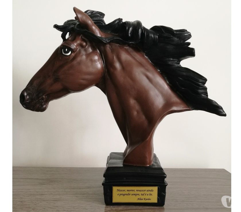 Busto de cavalo em gesso para decoração