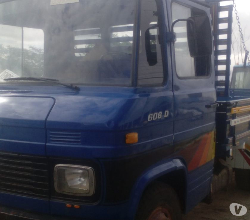 MB 608 D Carroceria de 4,50 metros 
