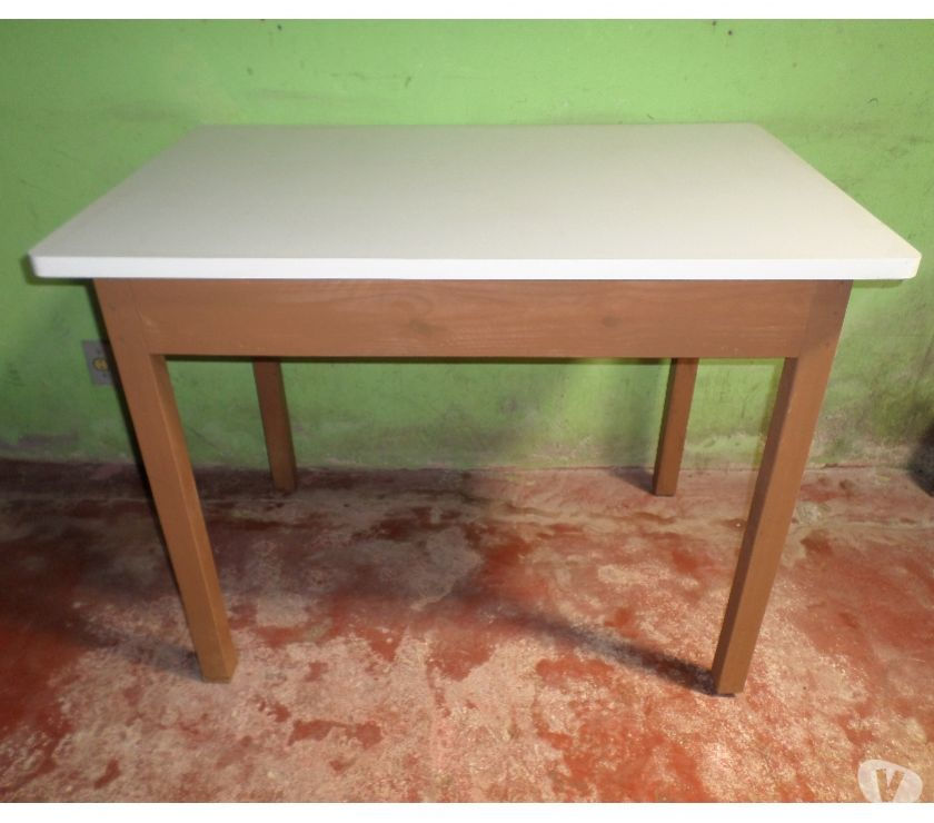 Mesa Com Quatro Cadeiras Nova