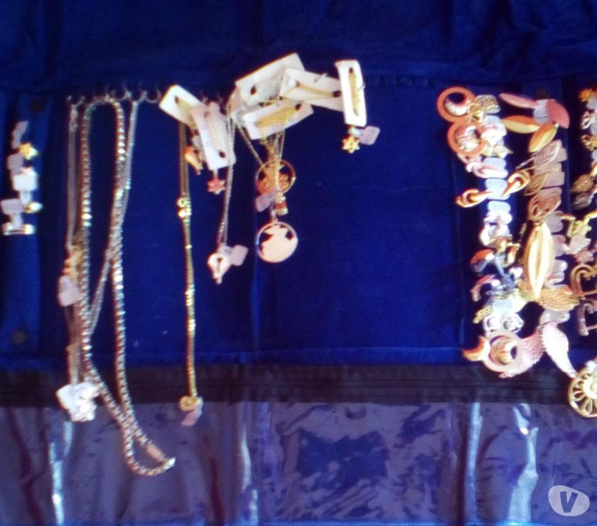 LOTE DE FOLHEADOS EM OURO E PRATA