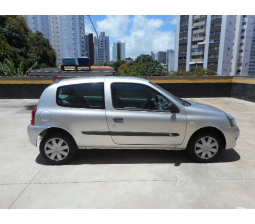 Clio  Com Ar,Vidro,Trava,Alarme,Som Com  Km Novo!