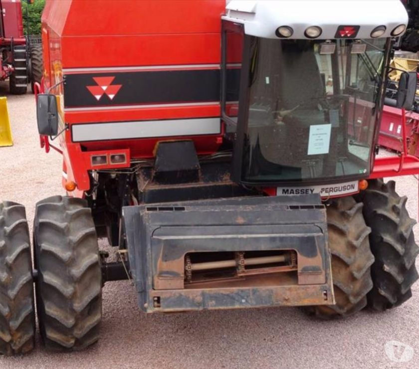 COLHEITADEIRA MASSEY FERGUSON MF 