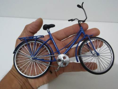 Bicicleta Em Miniatura C.ceci. Artesanal Feito A Mão.única