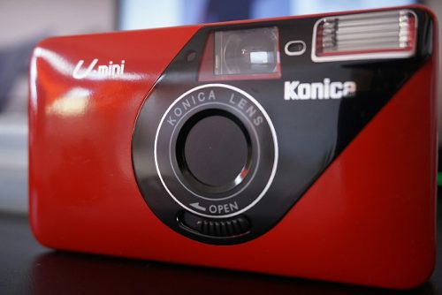 Câmera Konica U-mini 35mm Vermelha (decoração)