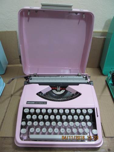 Máquina De Escrever Cores A Escolher Modelo Lettera 82