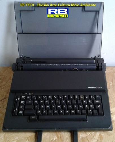 Máquina De Escrever Olivetti Praxis Elétrica Com Defeito!