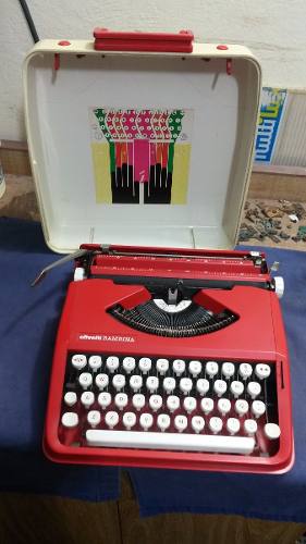 Maquina De Escrever Olivetti Bambina