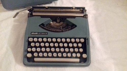Maquina De Escrever Olivetti Lettera