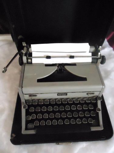 Maquina De Escrever Royal Quiet De Luxe- De  Na Maleta