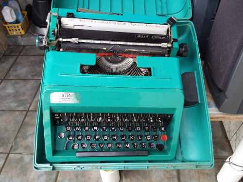 Máquina De Escrever Olivetti Studio 45