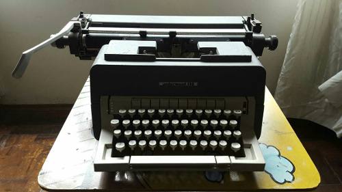 Máquina De Escrever Underwood 198