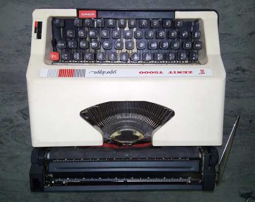 Máquina De Escrever Zenit T No Estado Q Se Encontra