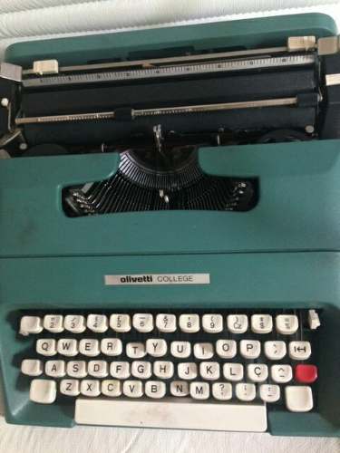 Relíquia Máquina De Escrever Olivetti